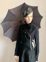 Vintage Regenschirm mit Ledergriff in Grau/Taupe