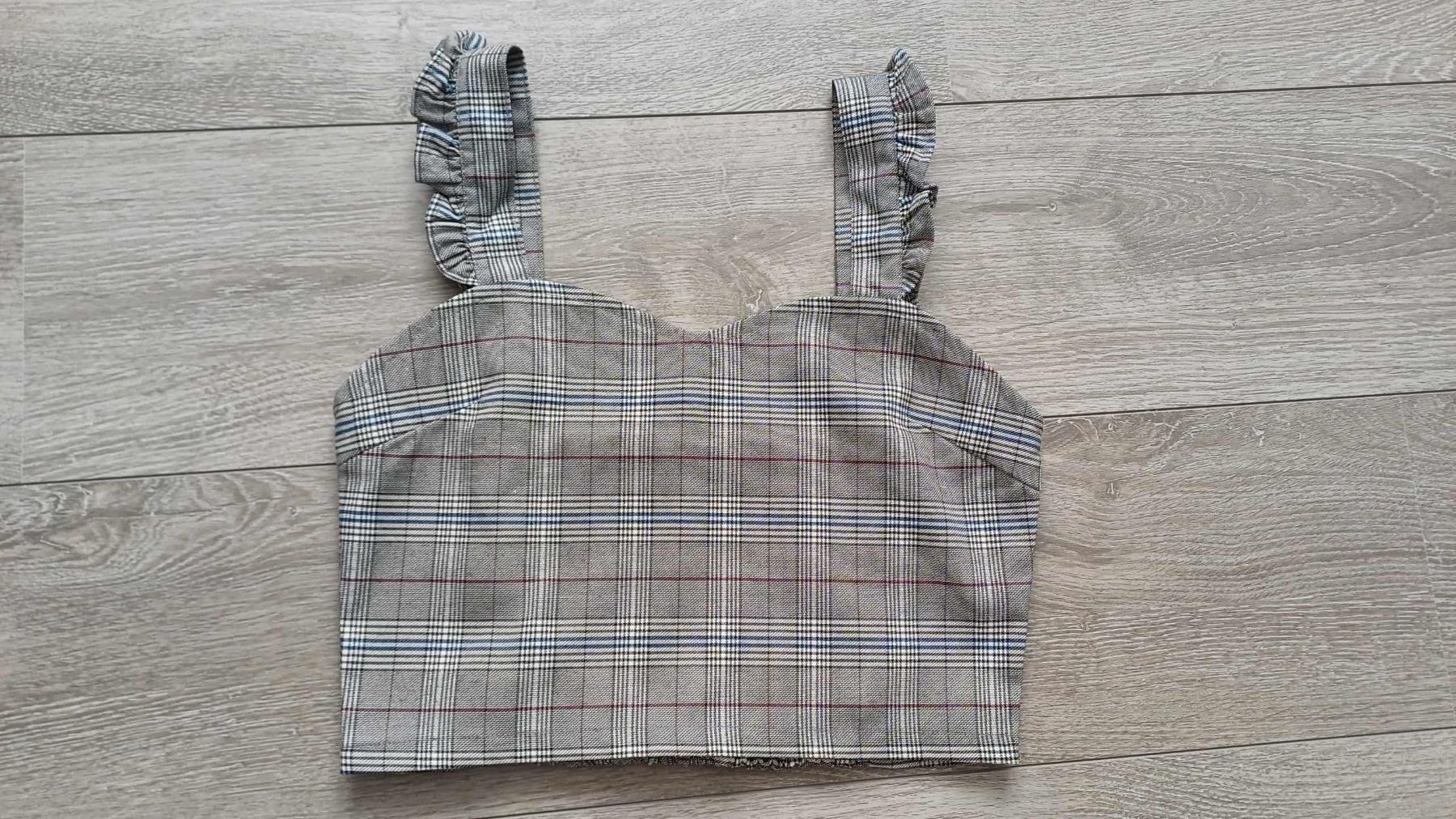 Tops: Top – D'occasion à Müntschemier par Kinako