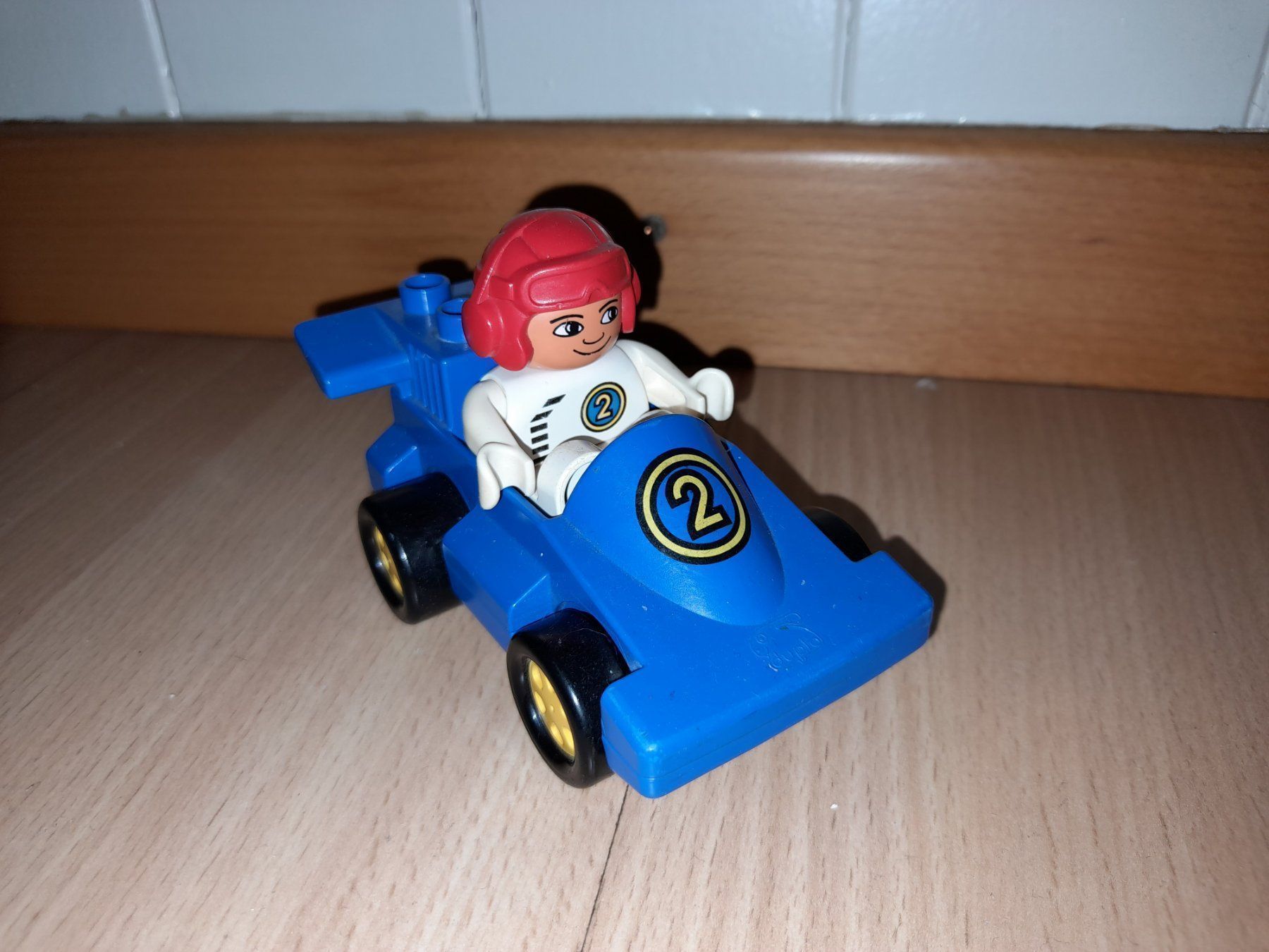 Lego Spielzeuge: Lego Duplo Rennauto 2609 Klassiker – Gebraucht aus Wittenbach von Gugielmo