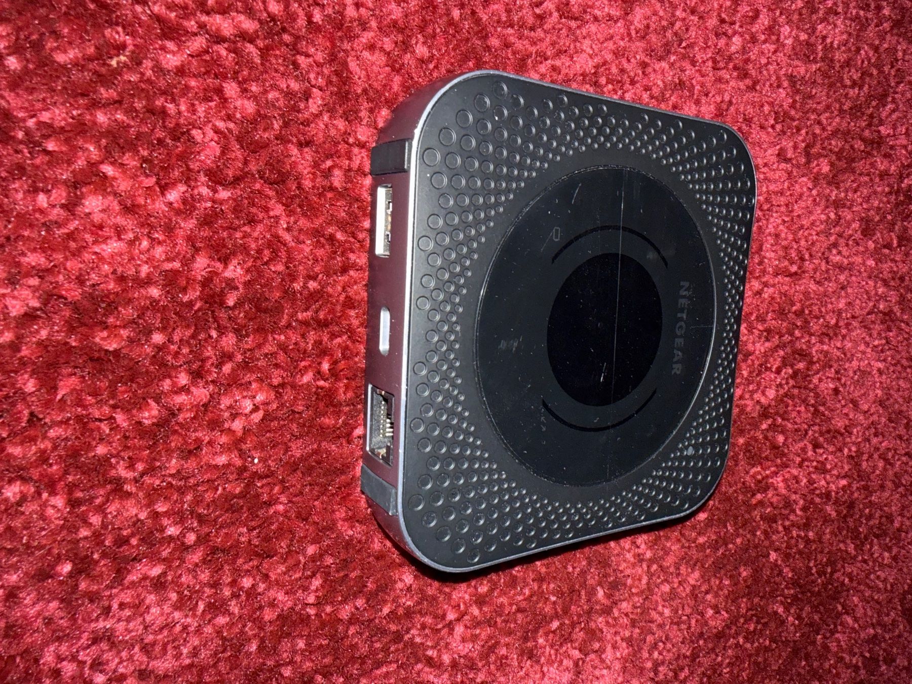 Netgear Modem & Router: Nighthawk Netgear M1 Mobile Router – Usato da Knutwil venduto da SisBow