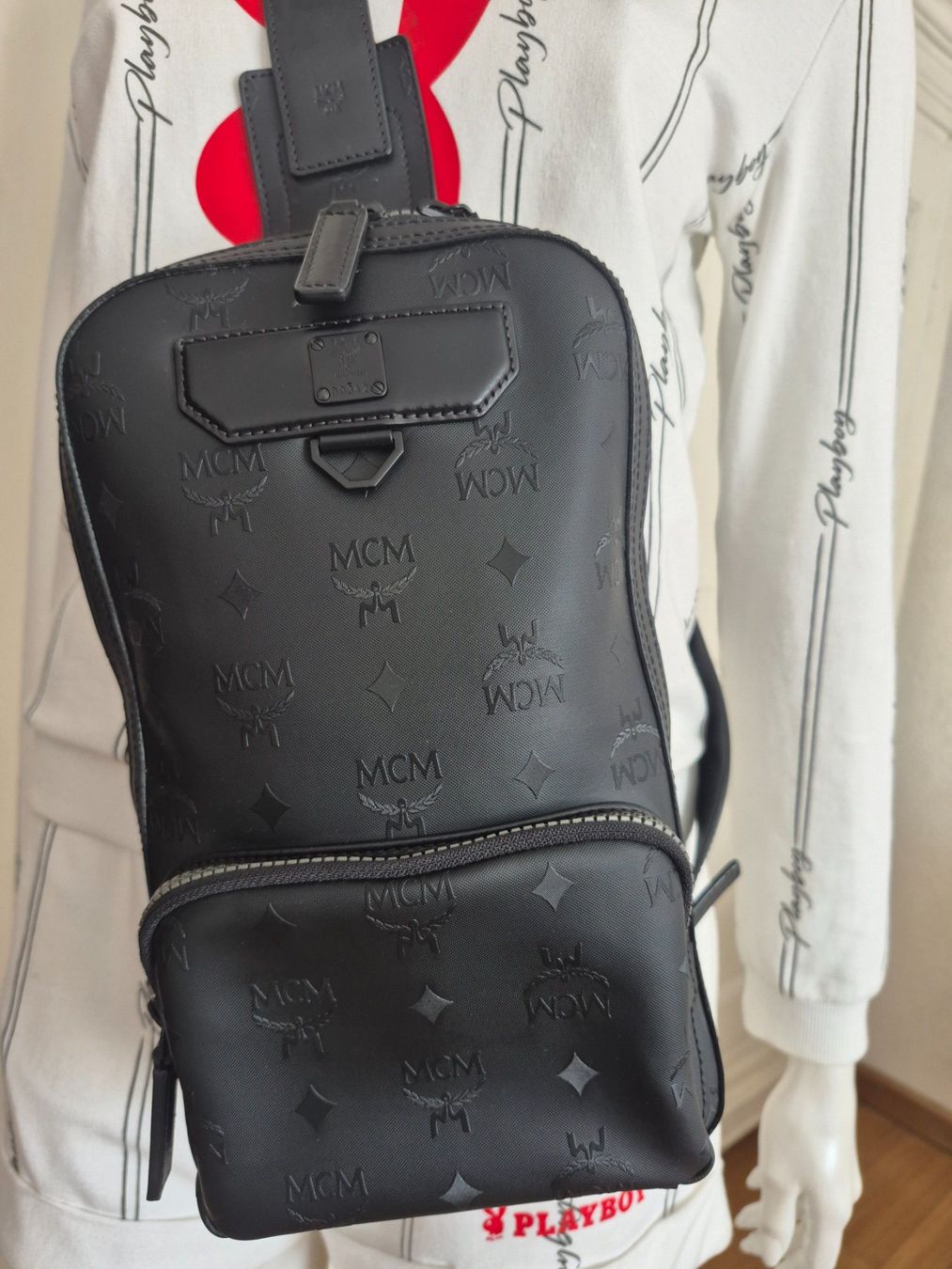 Mcm Zaini: MCM Rucksack bzw. Brusttasche – Usato da Dottikon venduto da Pega7 1