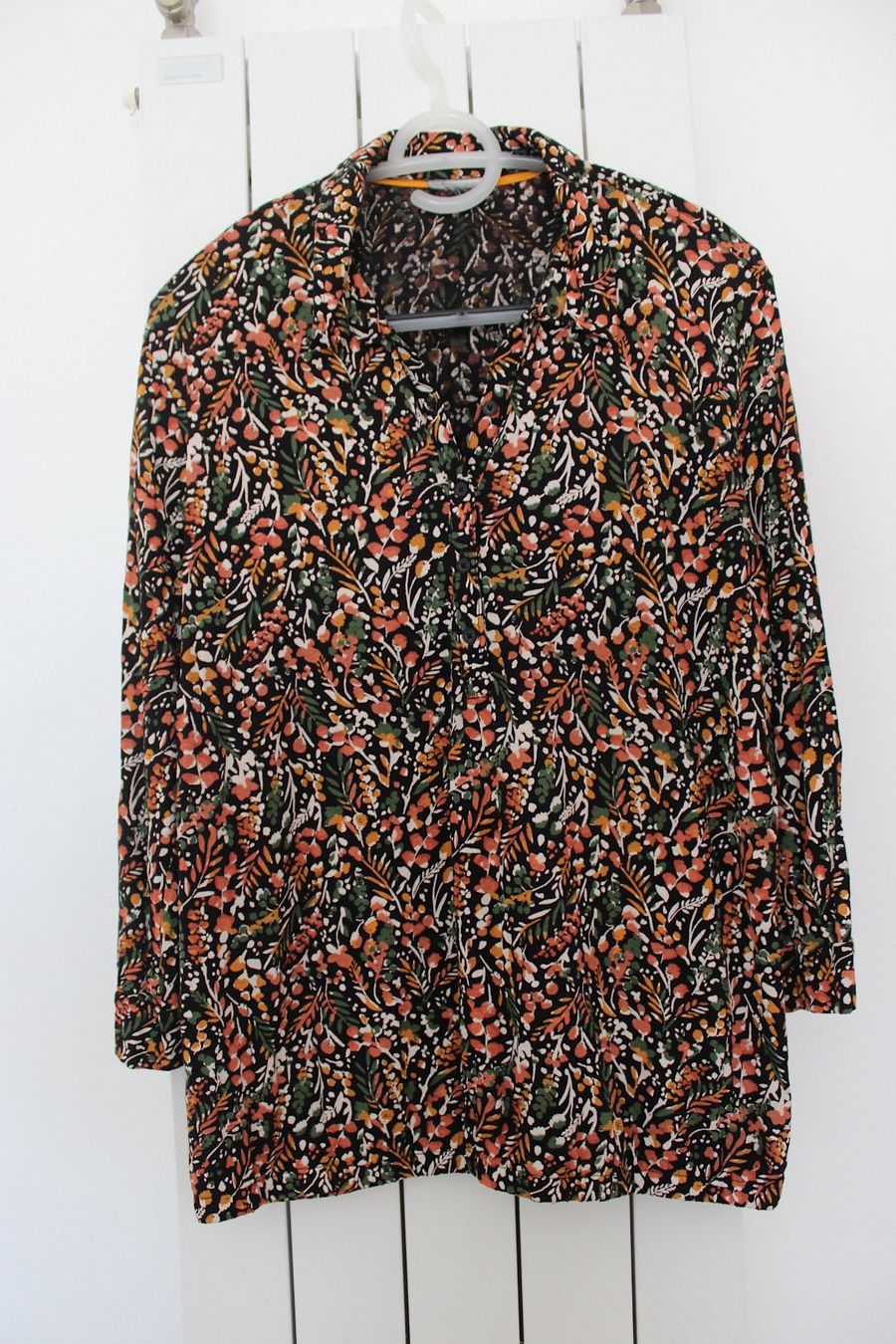 Blusen: Bluse, verm. L / XL - siehe Masse – Gebraucht aus Locarno von madame-tus-sauds