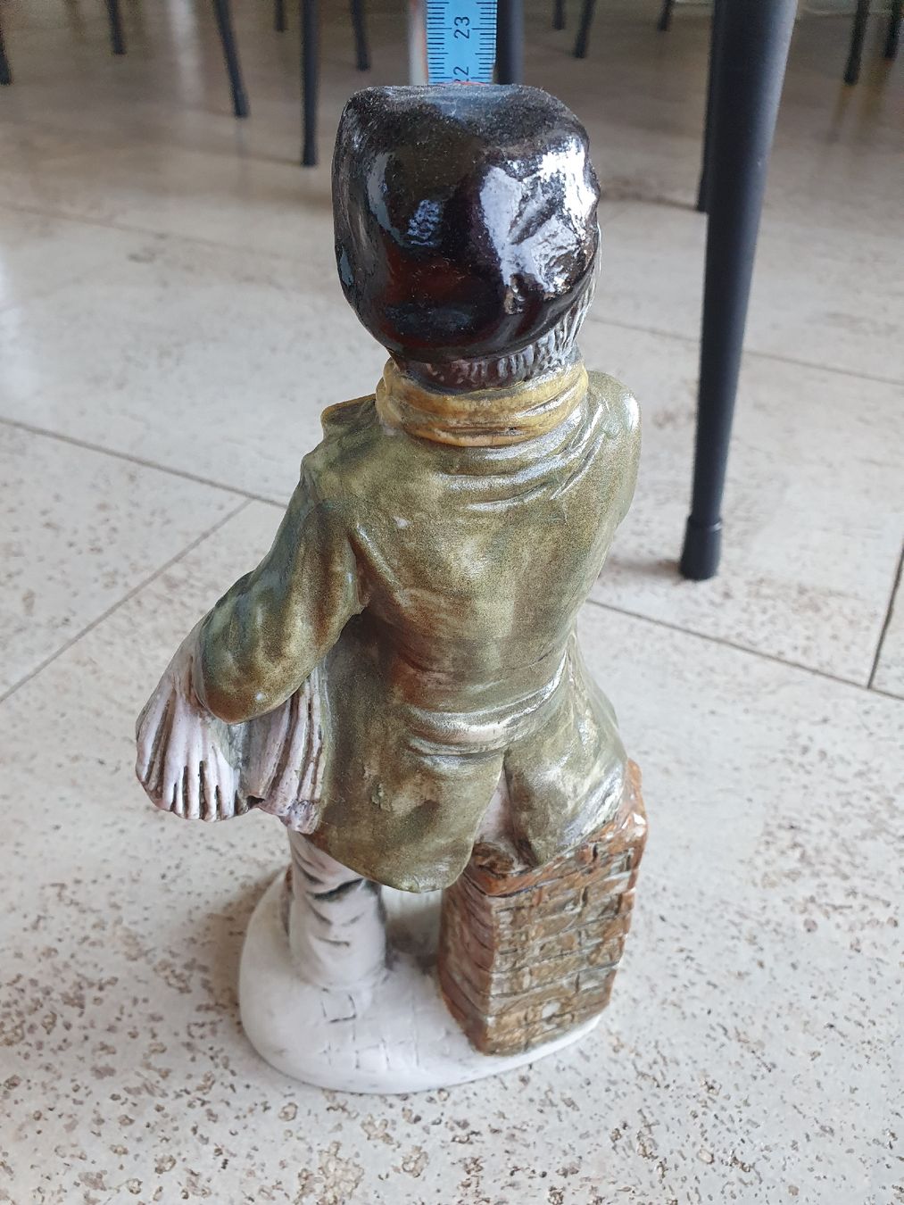 Figuren: Figur Keramik Zeitungsverkäufer – Gebraucht aus Einsiedeln von Py 2