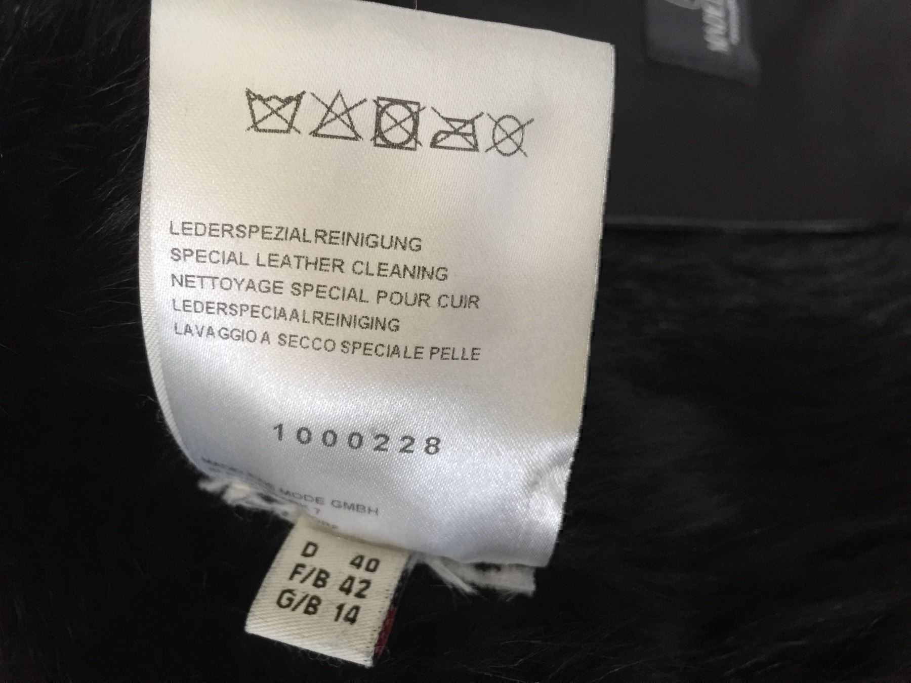 Madeleine Giacche: LAMMFELLJACKE TOSCANA "MADELEINE" – Nuovo (secondo la descrizione) da Zürich venduto da STYLEHAUS 9