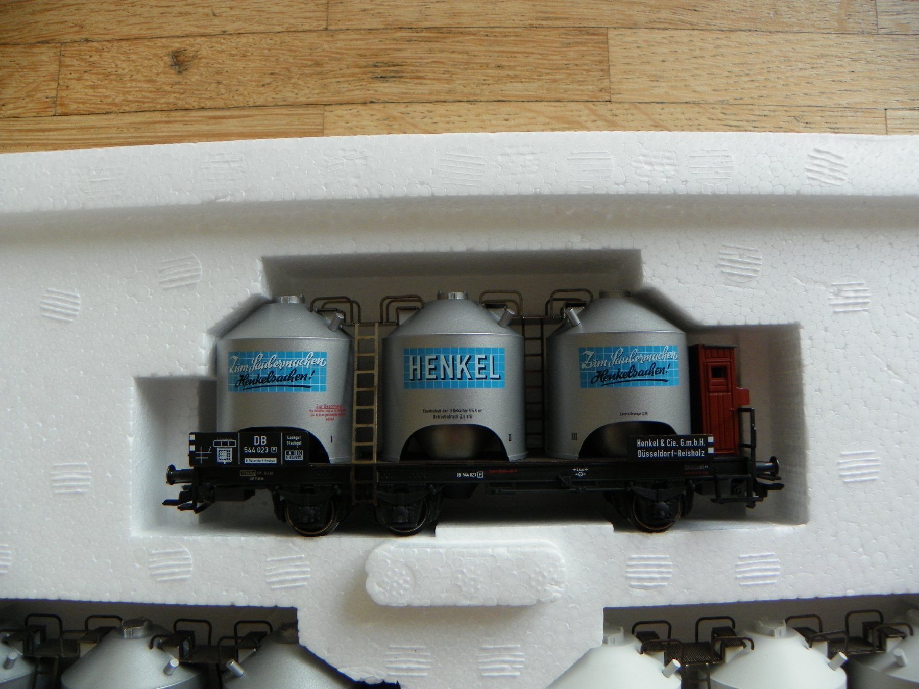 Märklin Modelleisenbahnen: Märklin 47896 Güterwagen-Set Henkel – Gebraucht aus Kriens von mel_r9w8 4