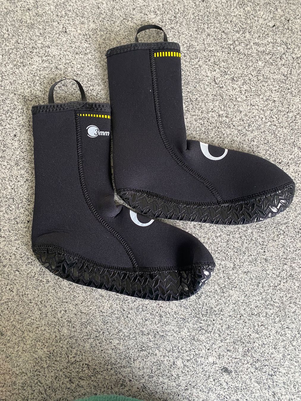 Decathlon Chaussures hommes: Neopren Socken/Schuhe Gr. 34/35 – D'occasion à Münsingen par _cocos_