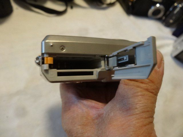 Minox Kamera: MINOX DC 6311 DIGITAL KAMERA--NICHT LÄÜFT – Gebraucht aus zürich von ahmad01 4