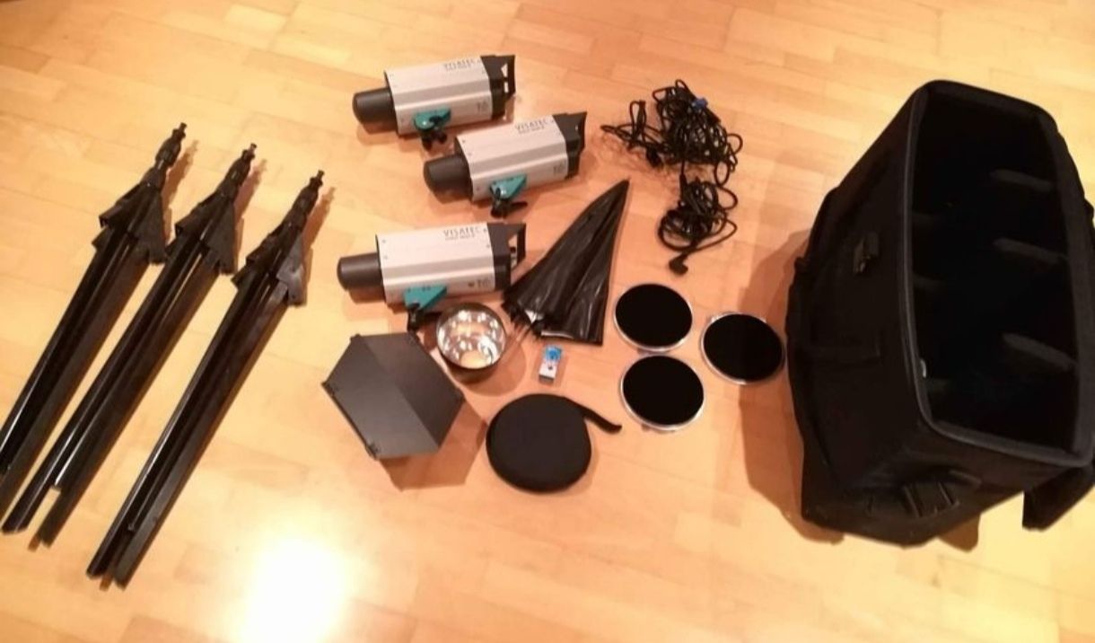 Flash: Studioblitz Set mit sehr viel Zubehör ab 1.- – Usato da Kerzers venduto da sb_12