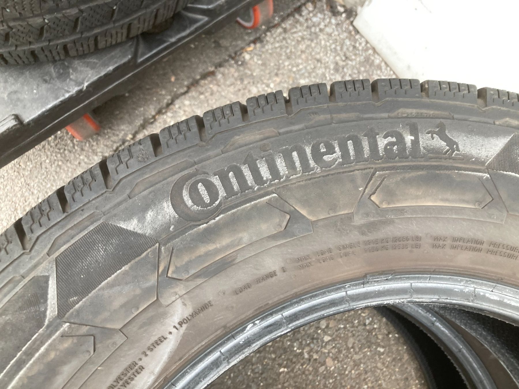 Continental Pneumatici & Ruote complete: Winterpneu 235/65R16 Continental – Usato da Cham venduto da Cham6332 1