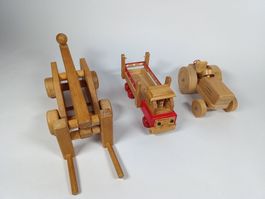 LOT de 3 véhicules en bois