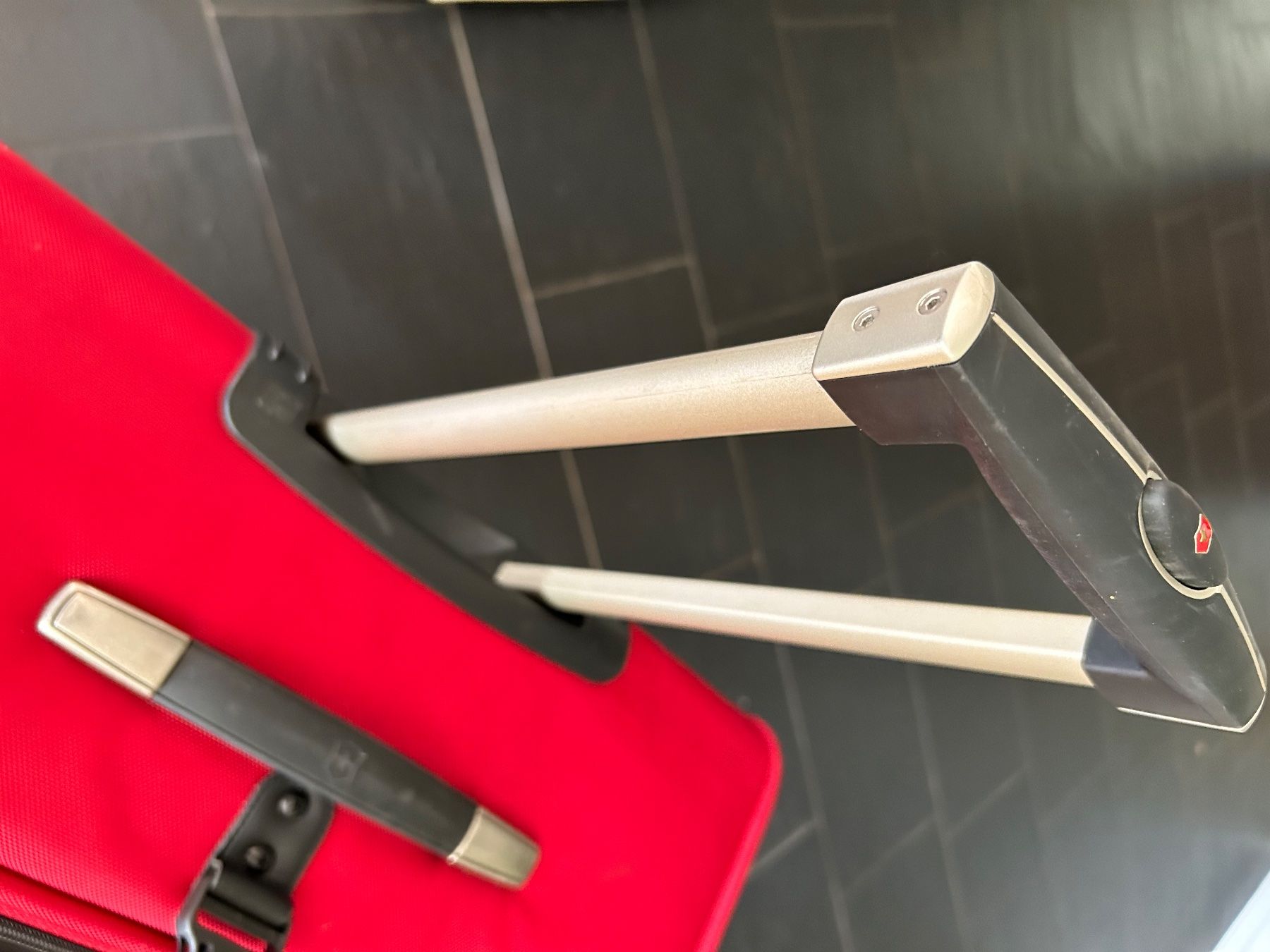 Victorinox Valigie: Grosser, stabiler Koffer – Usato da Zumikon venduto da Uranus88 1