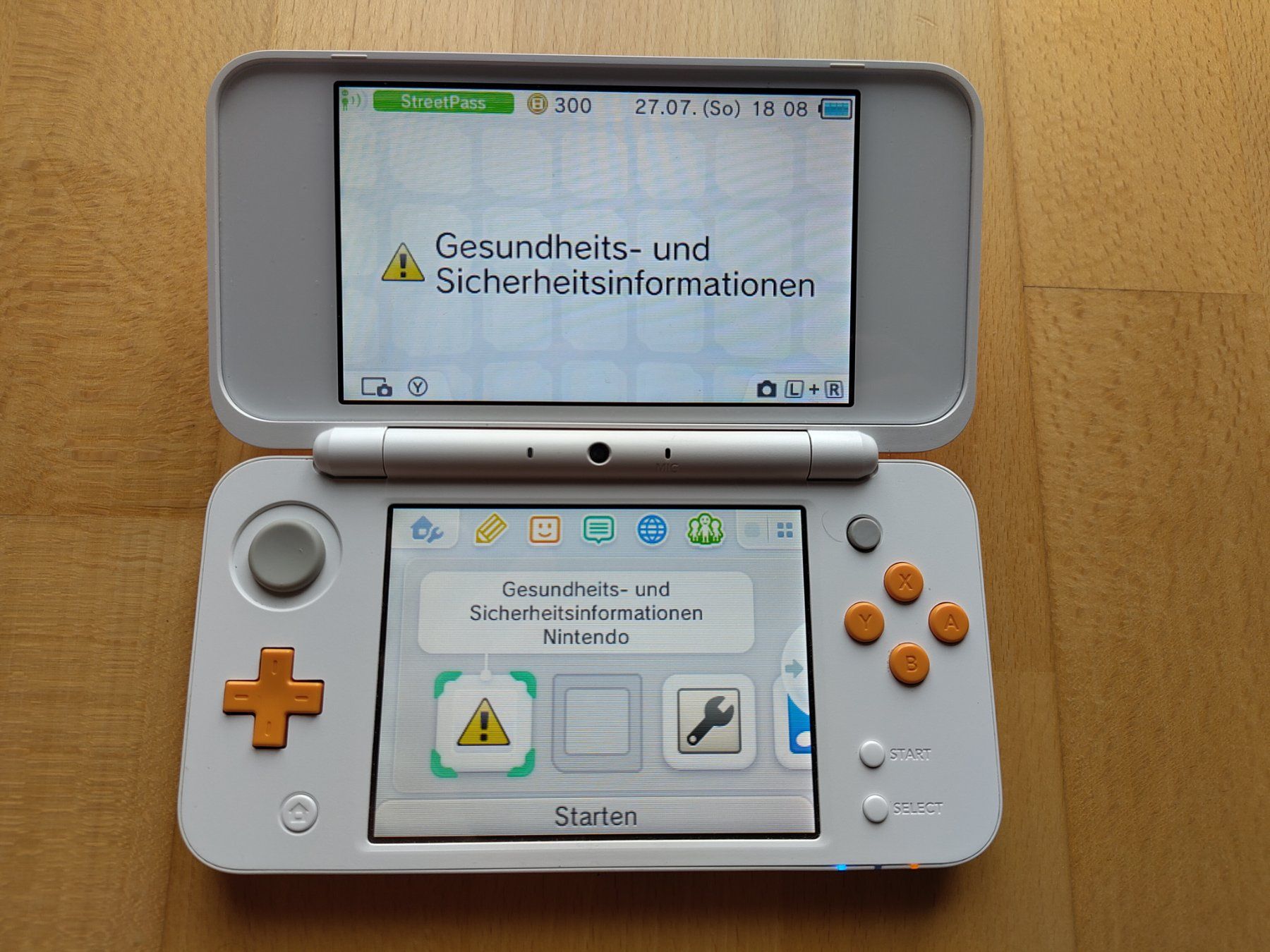 Nintendo Consoles: New Nintendo 2DS XL – D'occasion à Gümligen par urw_62l5