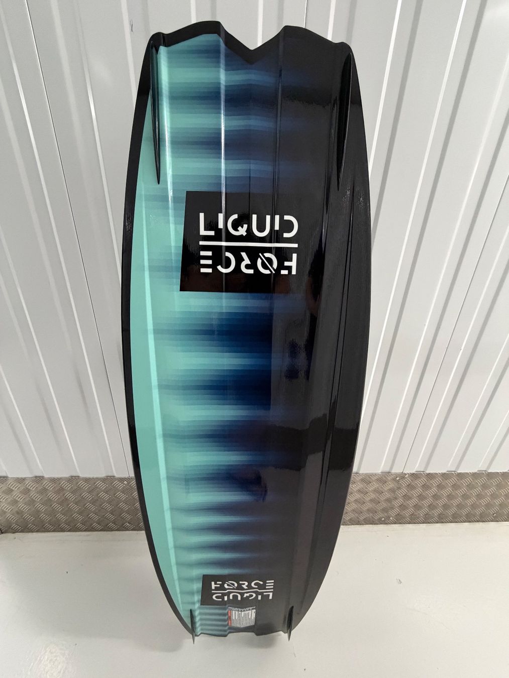 Surfboards & Schwimmbrette: Wakeboard liquide Force Harvey Clifford Pro NP1290.- – Neu (gemäss Beschreibung) aus Le Mont-sur-Lausanne von swisssail 3
