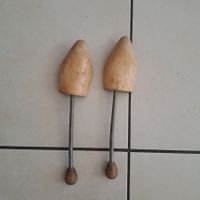 Embauchoirs en bois ressort métal taille 41-42