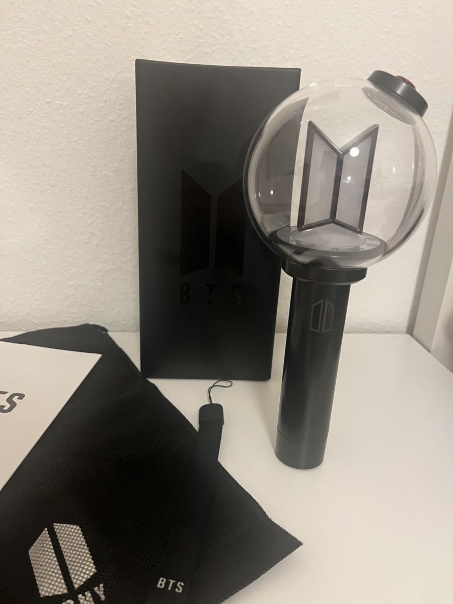 Lampen: BTS Light Stick Version 4 offiziell mit Verpackung – Gebraucht aus Riehen von sof_2xg6