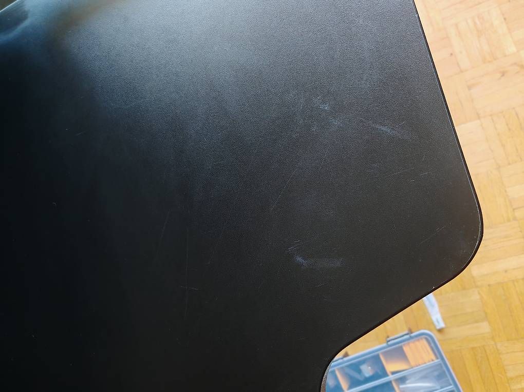 Ikea Scrivanie: FREDDE Bureau gamer IKEA – Usato da Lausanne venduto da DaBuzzmann 1