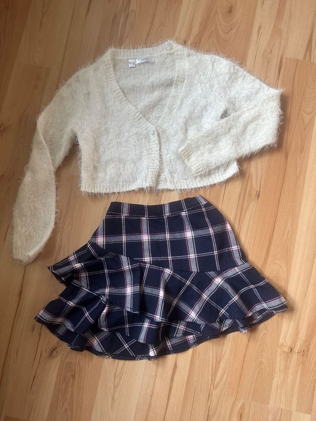 Kleiderpakete & -sets: Jupe mit Bolero Grösse 134/140 – Gebraucht aus Hausen AG von dege02