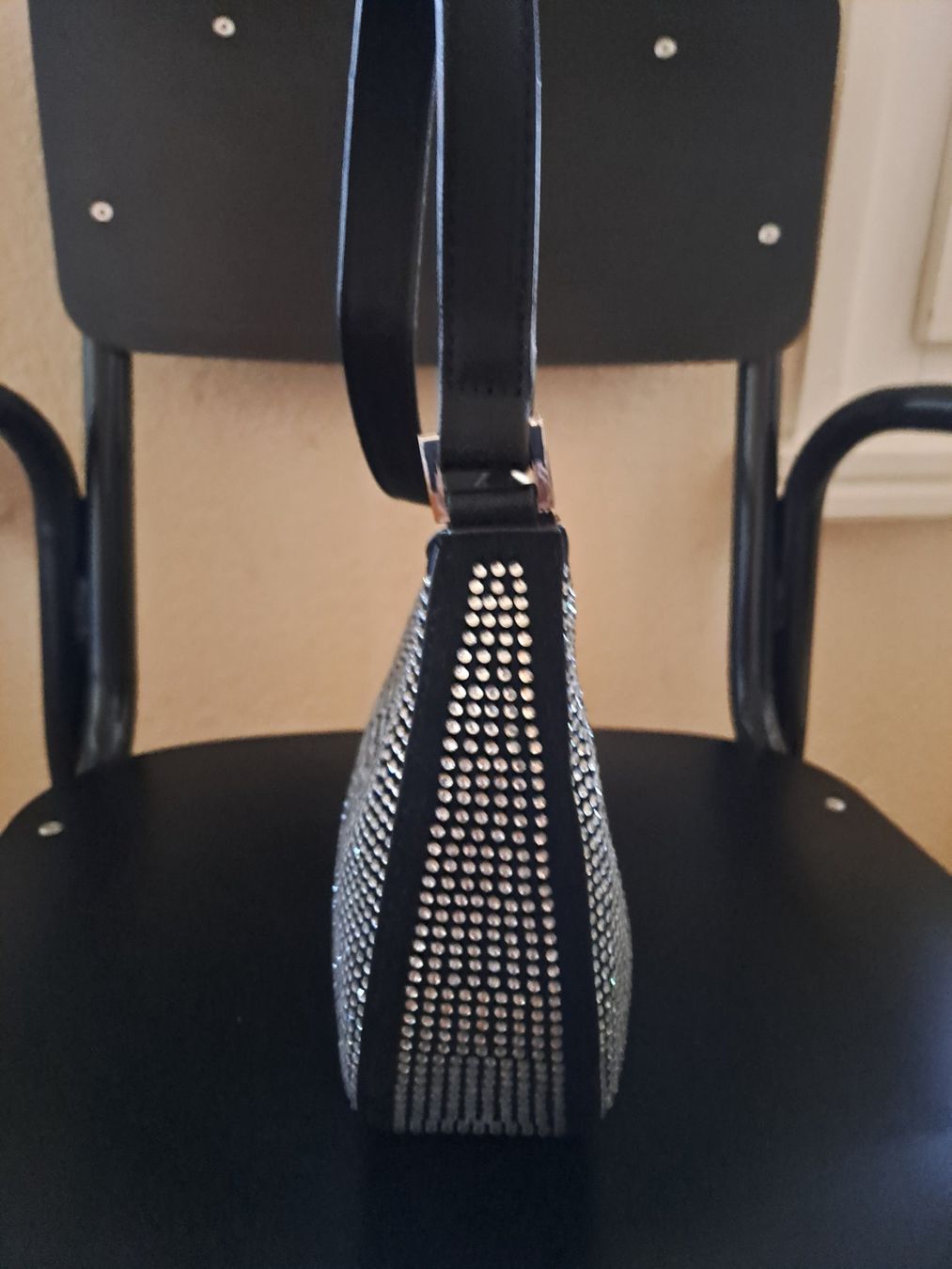 Manor Taschen für Damen: Sac en cuir noir neuf avec strass – Neu (gemäss Beschreibung) aus Les Acacias von Ambres12 3