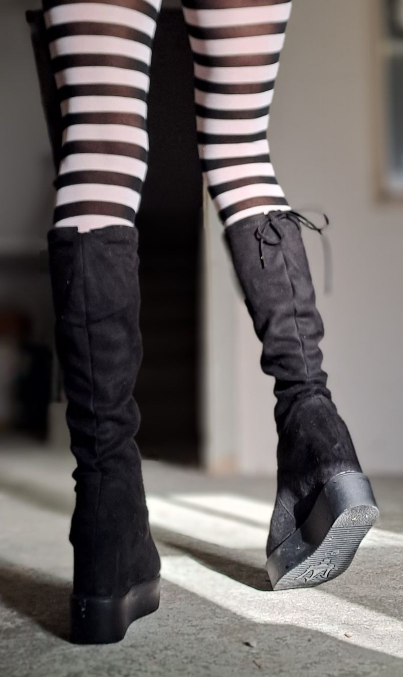 Scarpe da donna: Winterouvernees-Plateostiefel/Stretchstoff – Nuovo (secondo la descrizione) da spruga venduto da andrapush 3