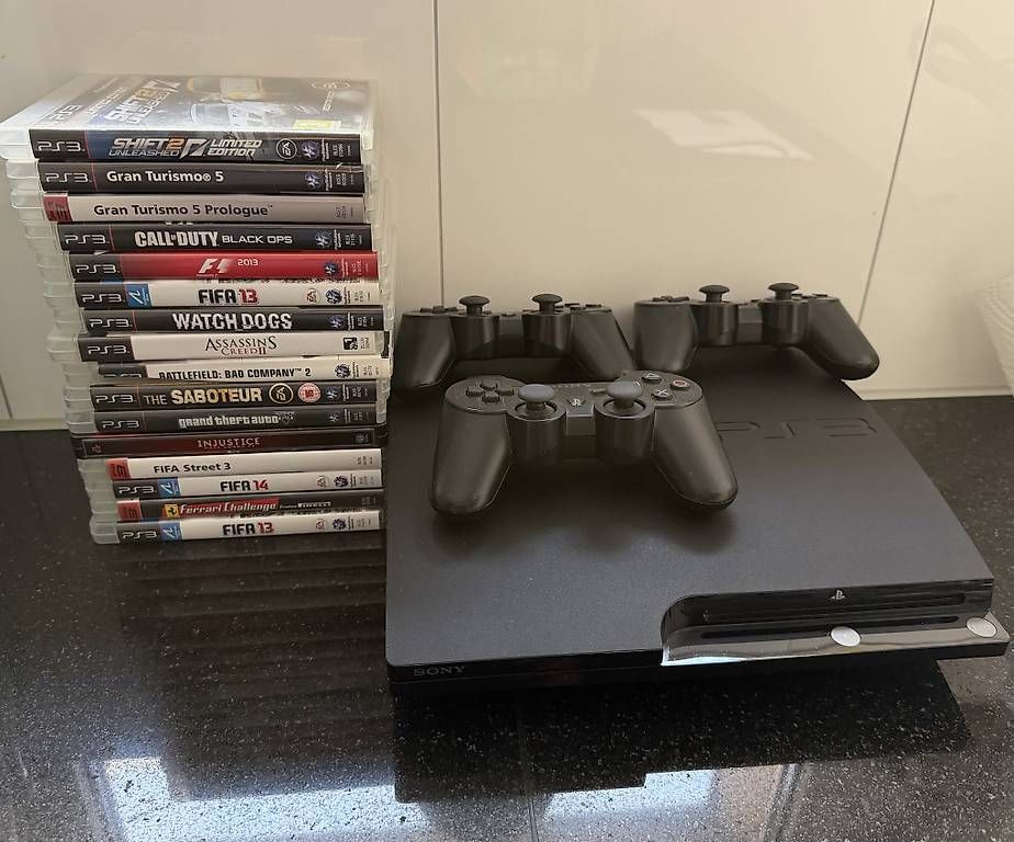 Consoles: Ps3 mit 16 Spiele und 3 Controller  – D'occasion à Fehraltorf par Cris25m