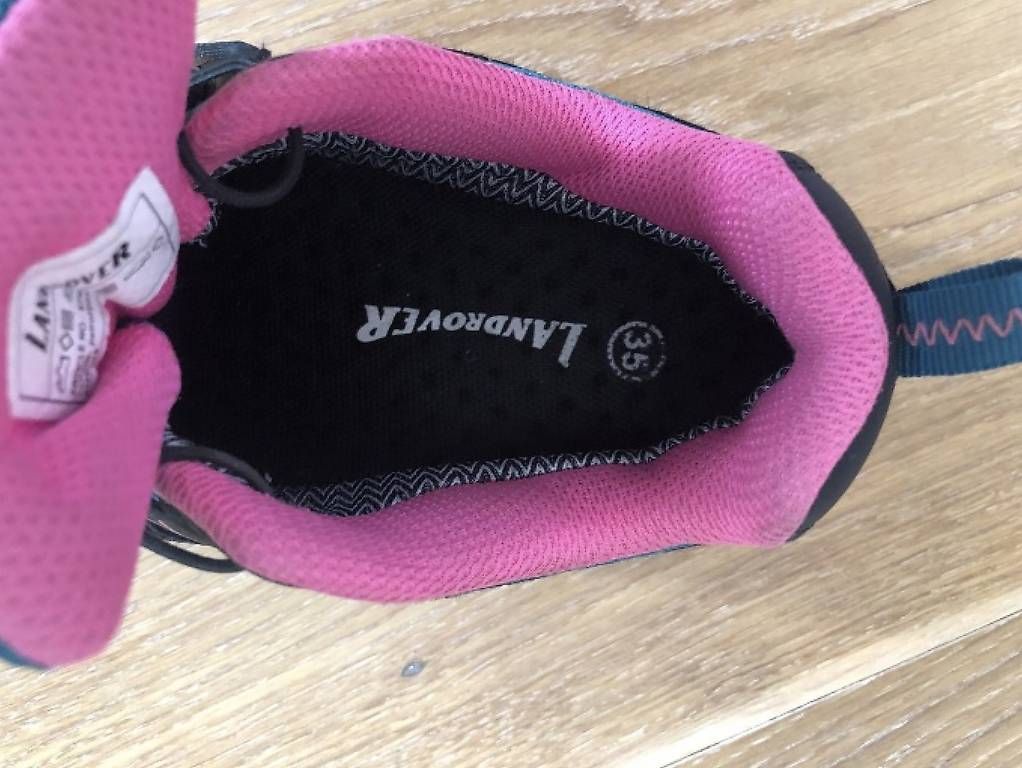 Scarpe per ragazze: Trekkingschuhe Gr.35 – Usato da Brunnadern venduto da Bumlebee 1