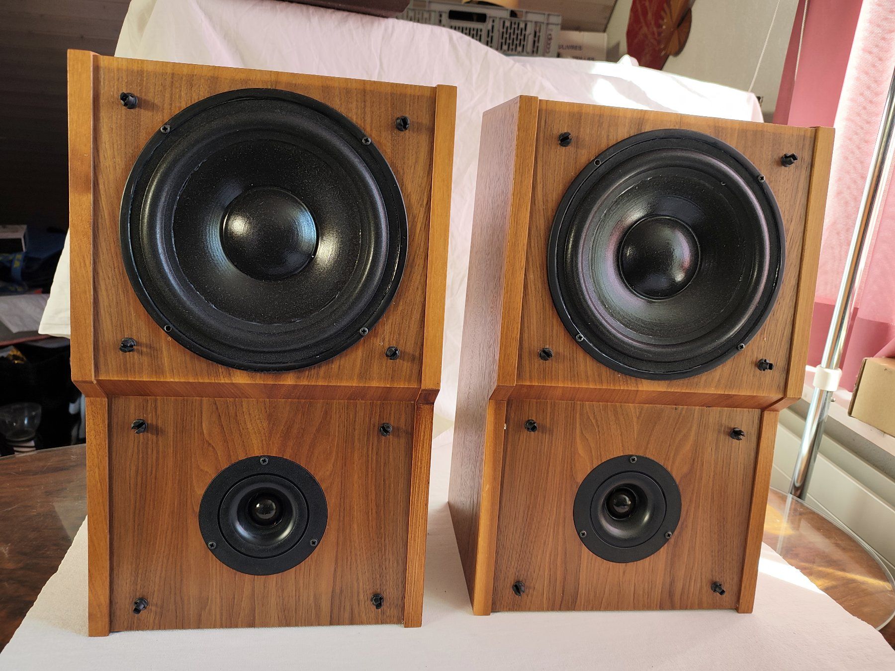 Dynaudio Lautsprecher: Dynaudio 100 – Defekt aus Oberwil BL von suaku 1