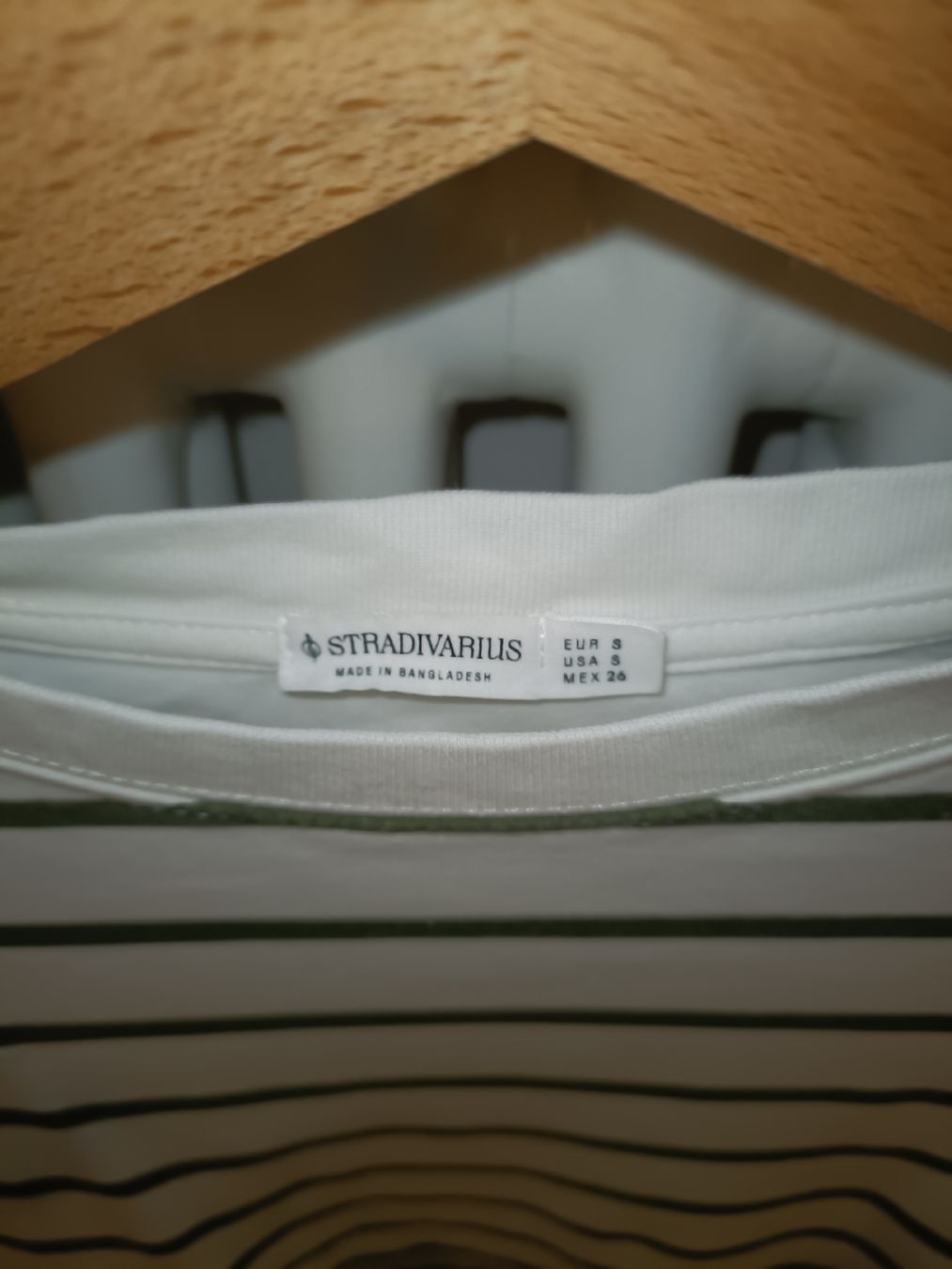 Stradivarius Pullover & Sweatshirts: Pull Stradivarius rayé blanc et vert - Taille S – Gebraucht aus Vaulruz von O_DDM 2