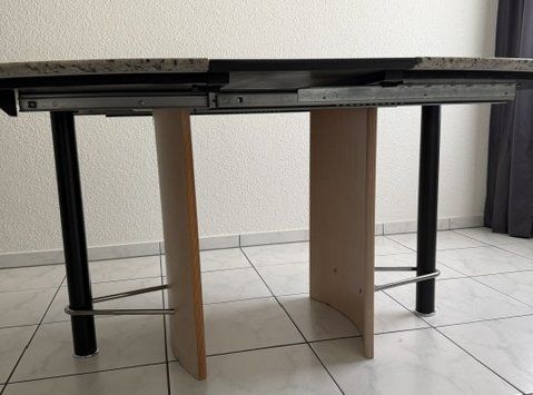 Tables: Esstisch massiv, Granit und Holz – D'occasion à Rotkreuz par Hais 2