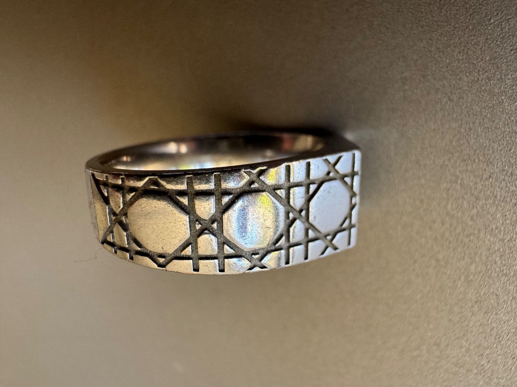 Dior Anelli: Dior Siegelring Cannage Silber – Usato da Winterthur venduto da Boabdil15 3