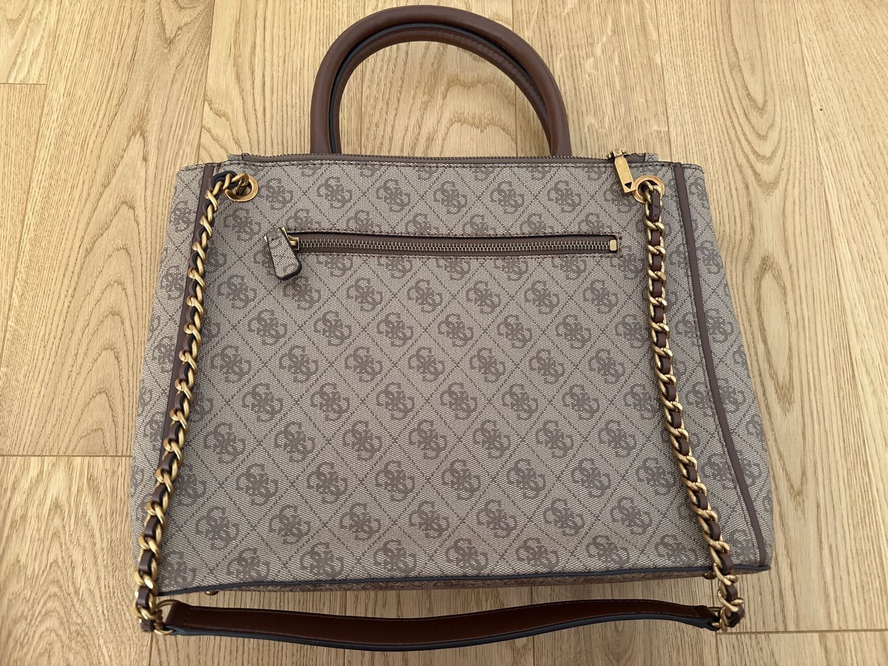 Guess Taschen für Damen: NEU! Guess Handtasche mit Staubbeutel – Neu und originalverpackt aus Schönenwerd von d.chiara 3