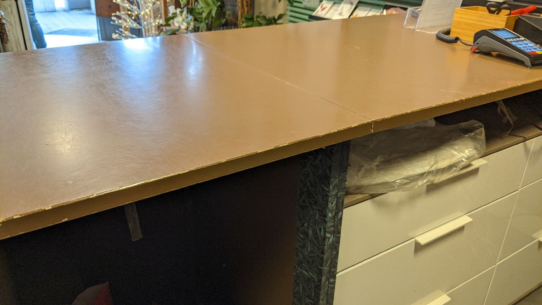 Allestimento di negozi e stand fieristici: Ladentheke 3m lang – Usato da Rüti ZH venduto da kunstreich_8630 3