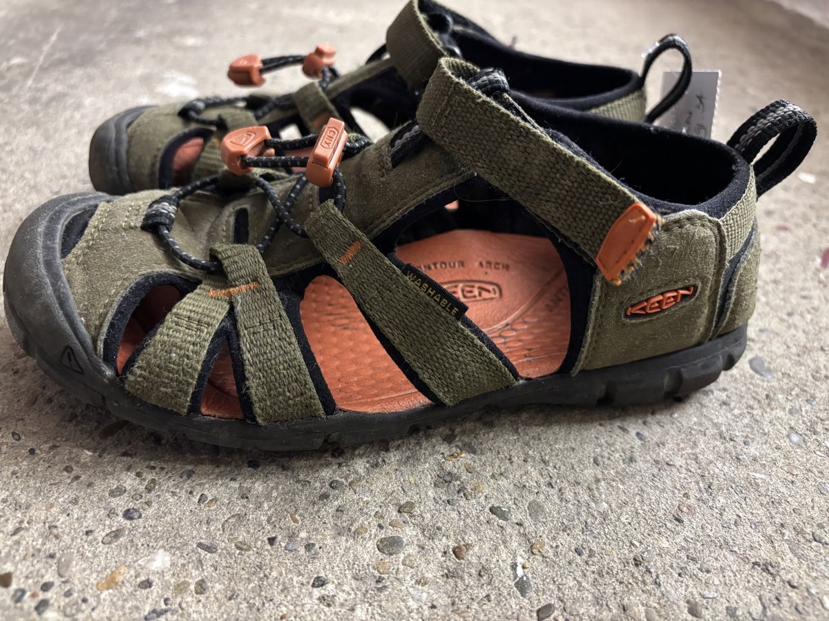 Keen Scarpe per ragazzi: Sandalen KEEN Khaki, Gr. 34  – Usato da Büren an der Aare venduto da Nikito2001