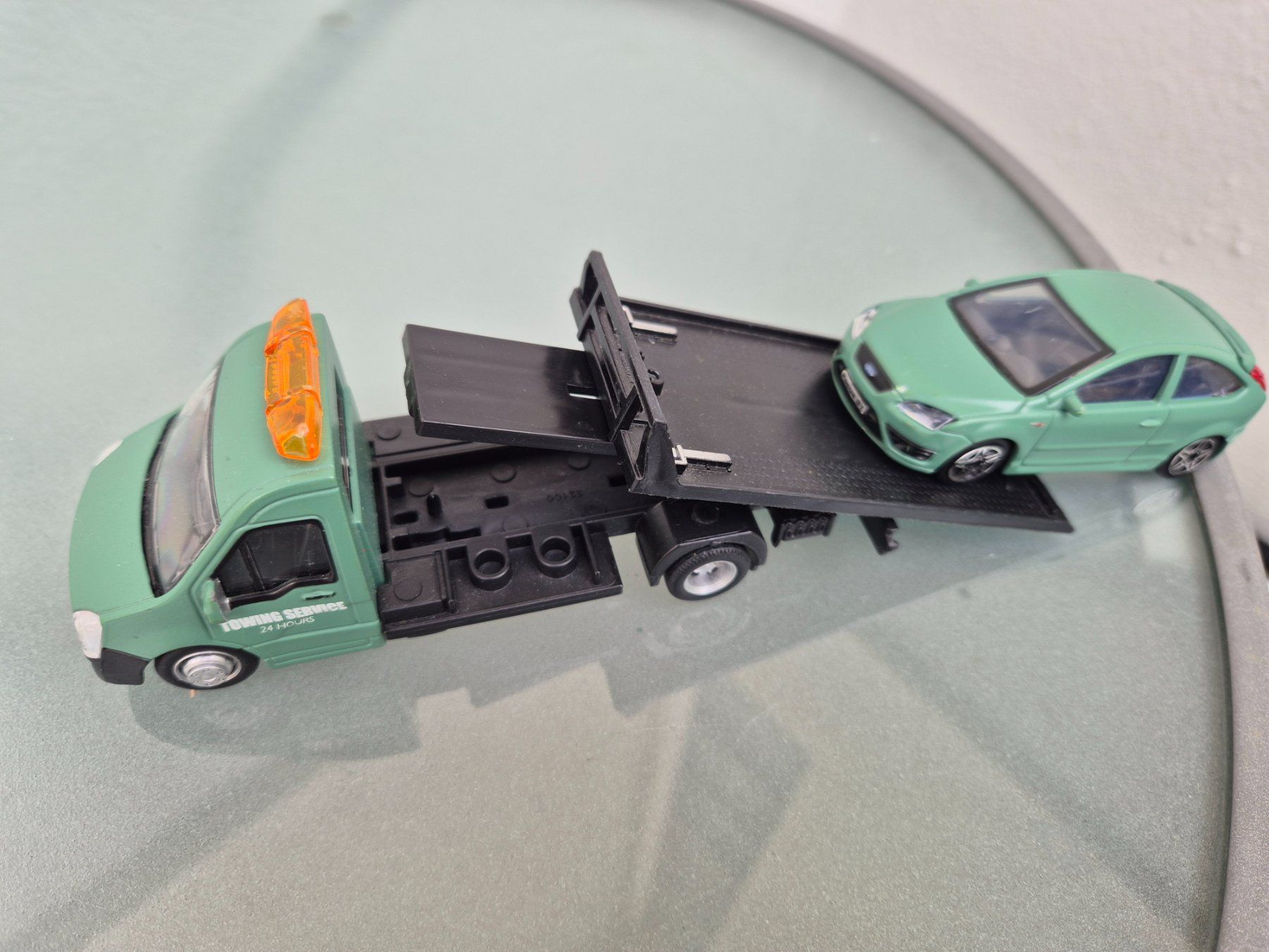 Ford Modellautos: Auto Transporter mit Ford Focus. 1:43 Burago – Gebraucht aus Oberbuchsiten von laffite54 3