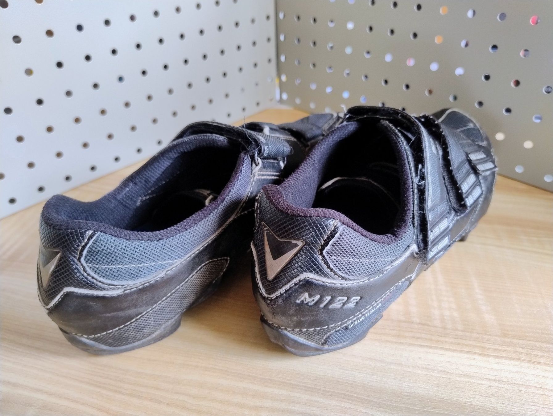 Herrenschuhe: Shimano MTB Schuhe M122 inkl. SPD Cleats – Gebraucht aus Beckenried von SCHEMA79 4