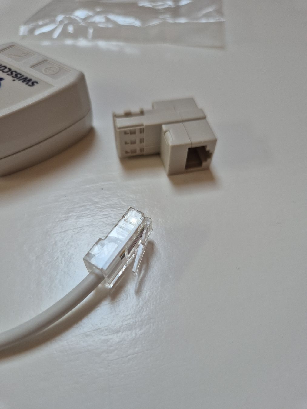 Unità & Adattatore: Swisscom Ethernet-Adapter, neu und originalverpackt – Nuovo (secondo la descrizione) da Goldach venduto da nikkaaa 3