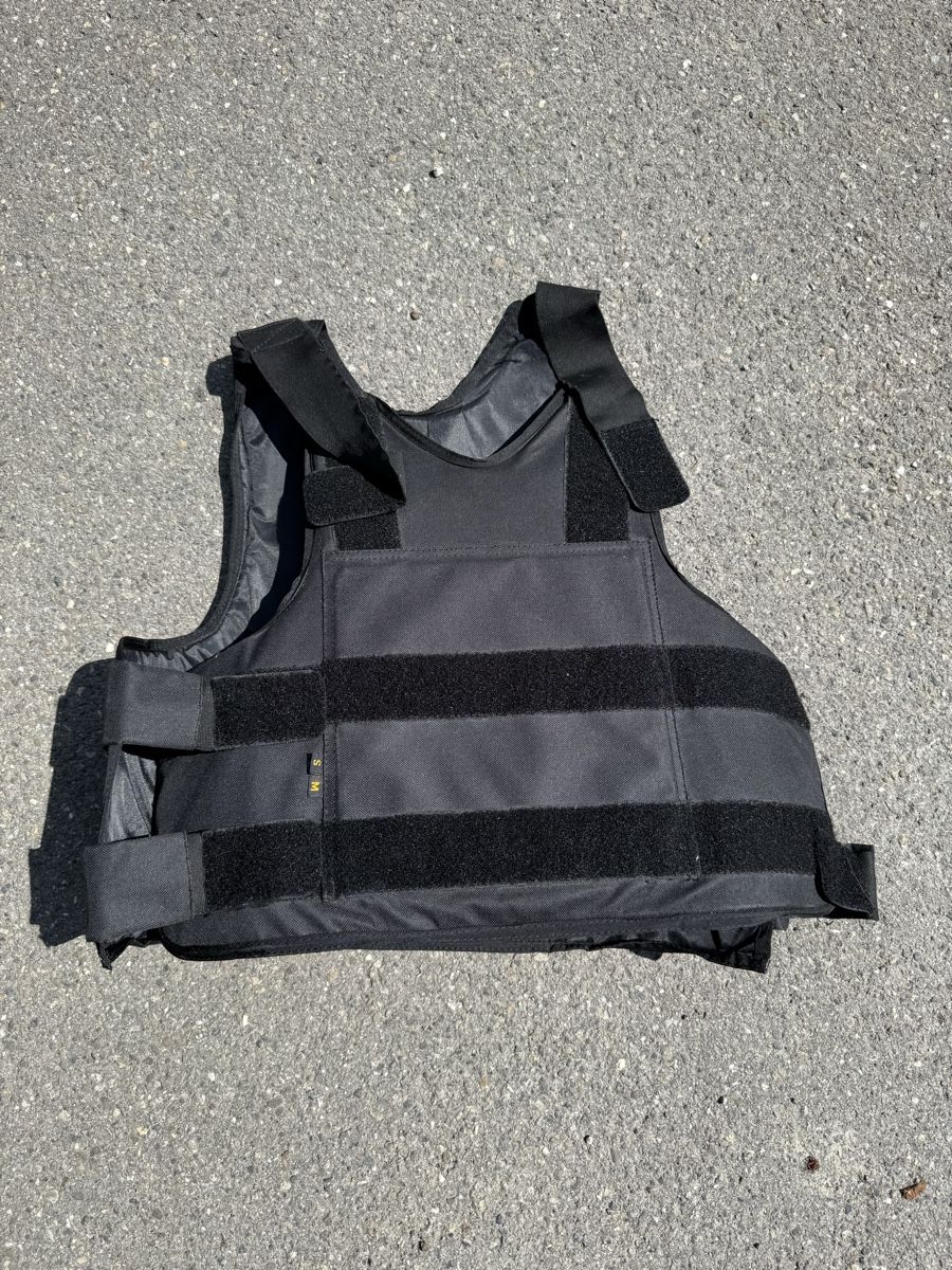 Protezioni & Imbottiture: Schutzweste Paintball / Security schwarz Grösse S M – Usato da Konolfingen venduto da petzipetz
