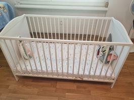 White baby crib + mattress