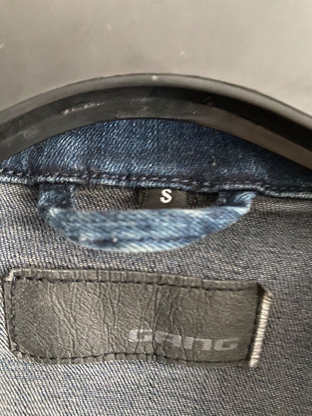 Giacche: Jeansjacke – Usato da Lützelflüh-Goldb venduto da flu_q9tg 2