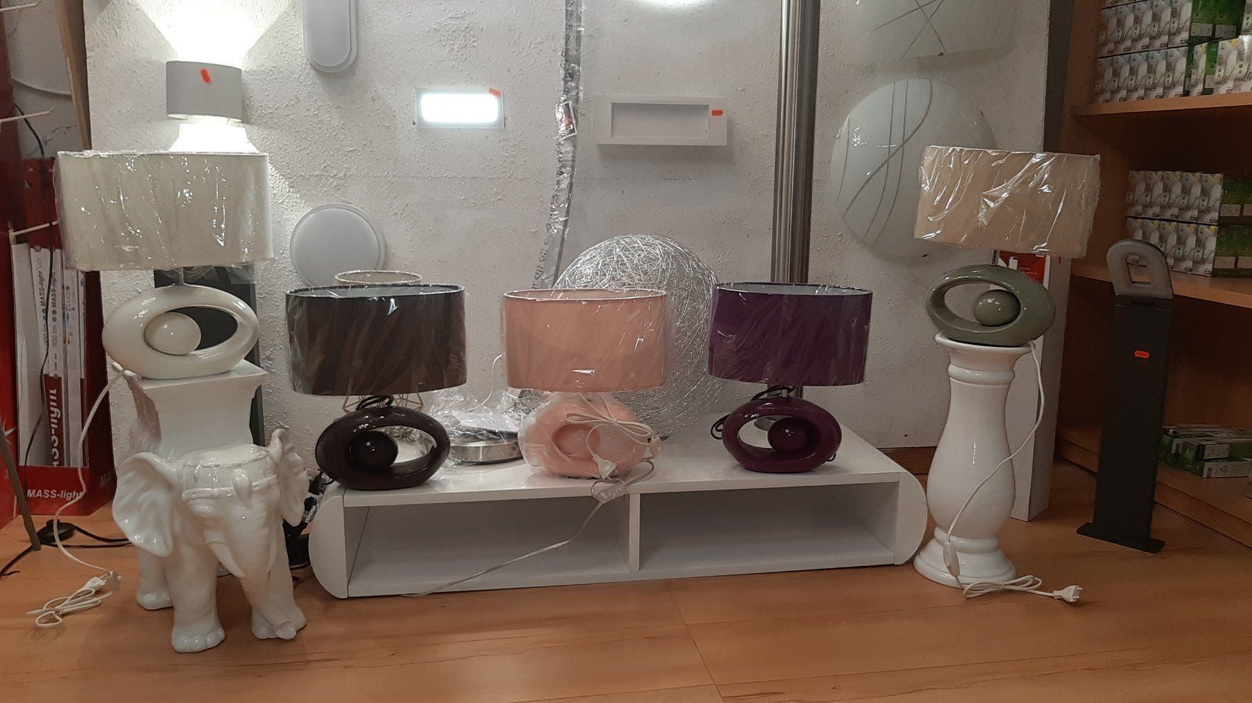 Lampade: MARGA Tischlampe Weiss – Nuovo e nell'imballaggio originale da Lachen SZ venduto da ANDDUS-MASSLIGHT 2