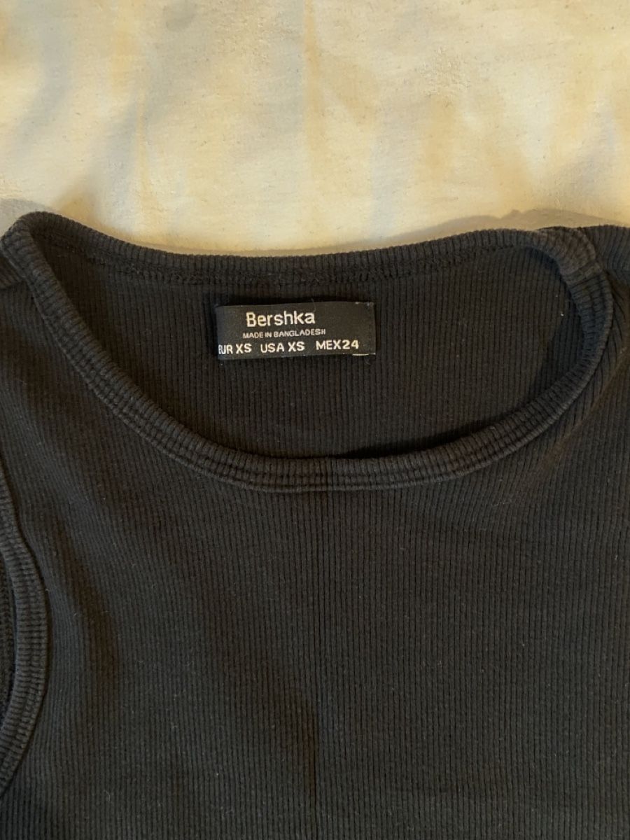 Bershka Top: Top noir Bershka – Usato da Chêne-Bougeries venduto da sor_9rzp 1