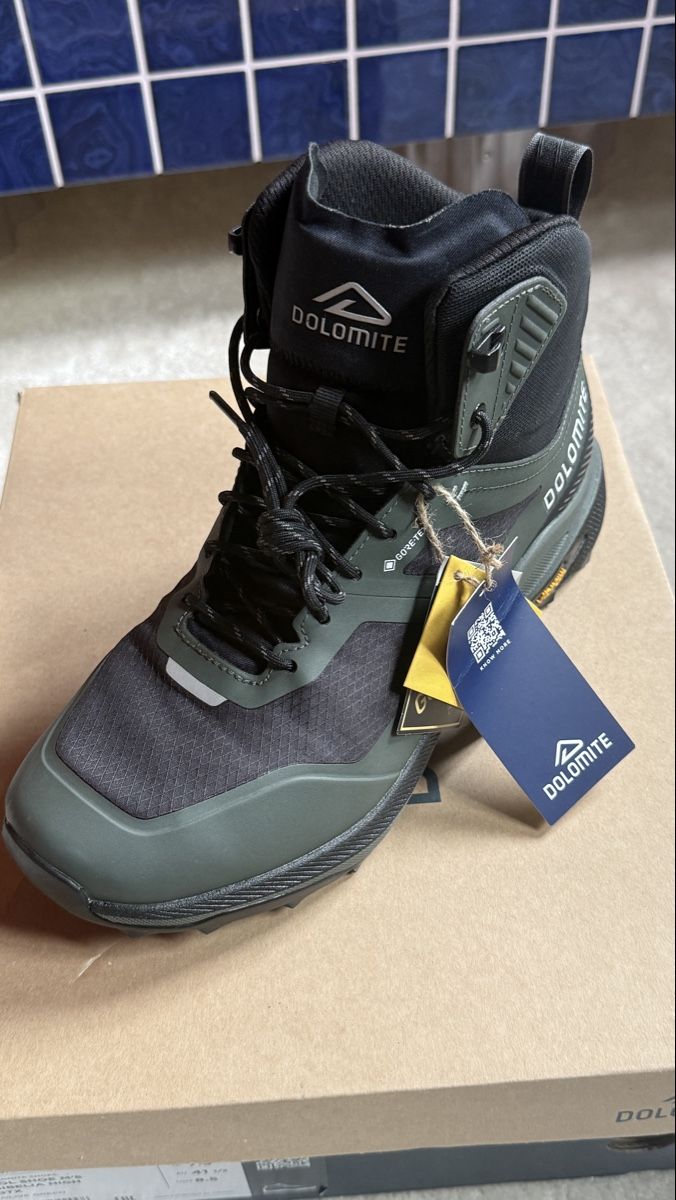 Dolomite Herrenschuhe: Dolomite GoreTex Hiking Boots - 41,5 -New – Neu und originalverpackt aus Troistorrents von mor_p5rv