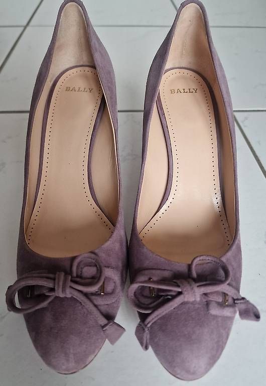 Bally Scarpe da donna: Bally Wildleder Pumps – Nuovo (secondo la descrizione) da Lausen venduto da Joli-80