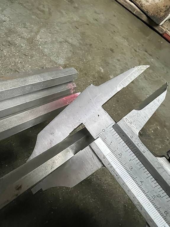 Profile: Edelstahl Sechskant 14mm dick 3m Lang – Gebraucht aus Neuhausen von reifen-profis 2