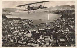 Genf (GE) Luftaufnahme mit Doppeldecker über dem Genfersee