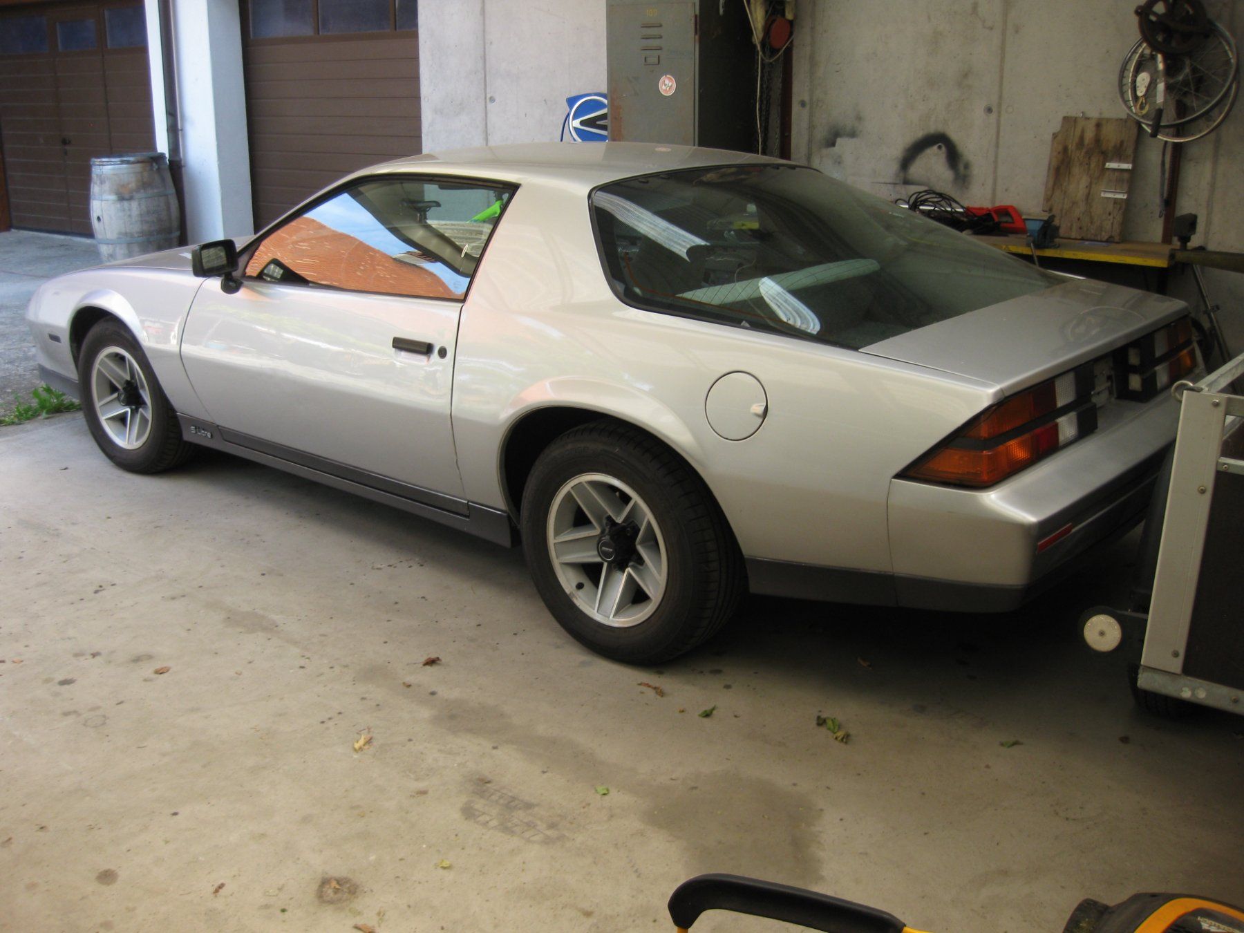 Chevrolet Automobili: Chevrolet Camaro Z28 E – Usato da Mur (Vully) VD venduto da TAD327 1