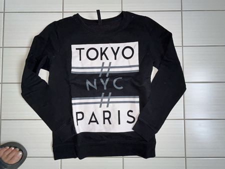 Pullover mit Print Tokyo NYC Paris Grösse S guter Zustand