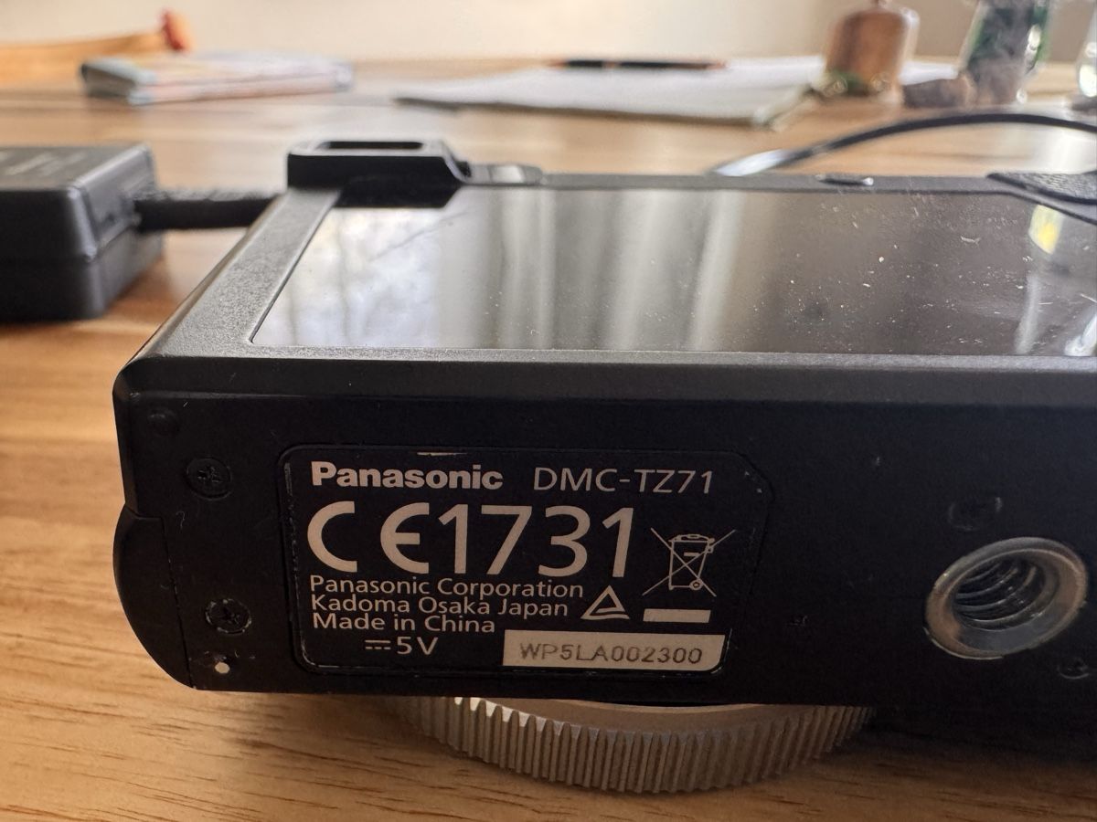 Panasonic Fotocamera: Lumix TZ 10 und TZ 71 – Usato da Lausen venduto da Mutuli 5