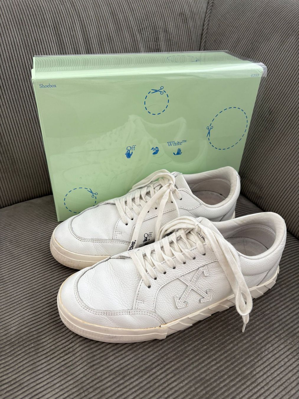 Off-White Herrenschuhe: Off-White low Vulcanized sneakers Grösse 44  - weisses Leder – Gebraucht aus Staufen von Bambotscha