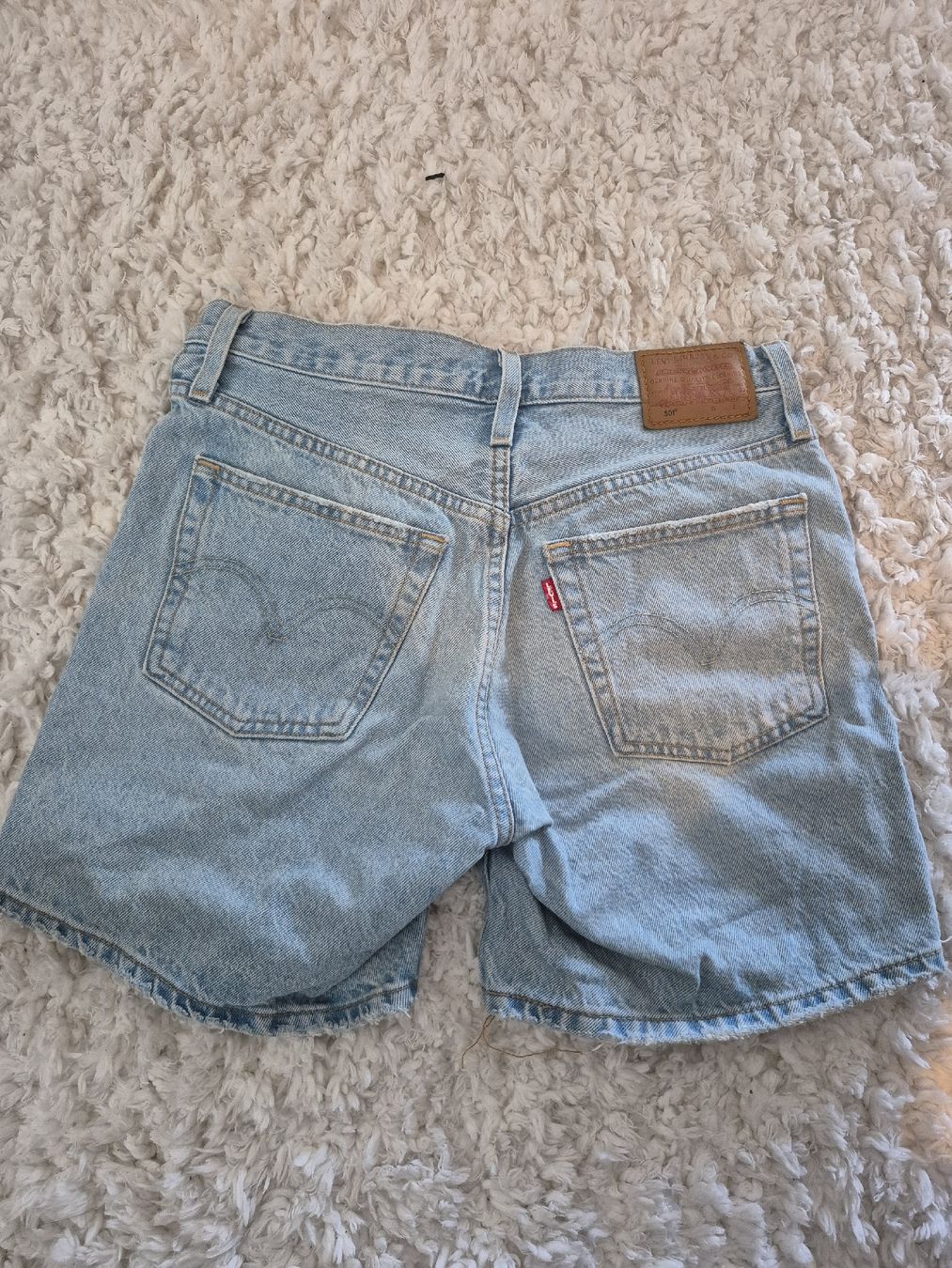 Levi's Jeans: Short Levi's L pour adolescents – Nuovo (secondo la descrizione) da St-Pierre-Clages venduto da _RV 2