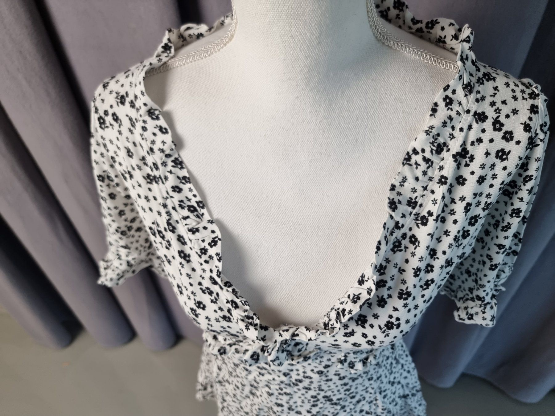 Kleider: Schwarz-weisses Kleid – Gebraucht aus Urtenen-Schönbühl von Restwert_Schoenbuehl 4